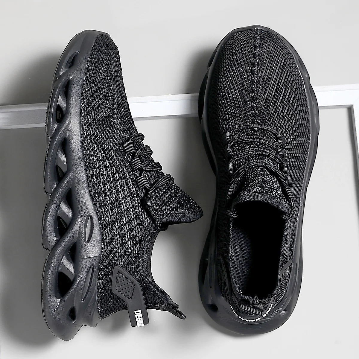Men Breathable Running Sneakers